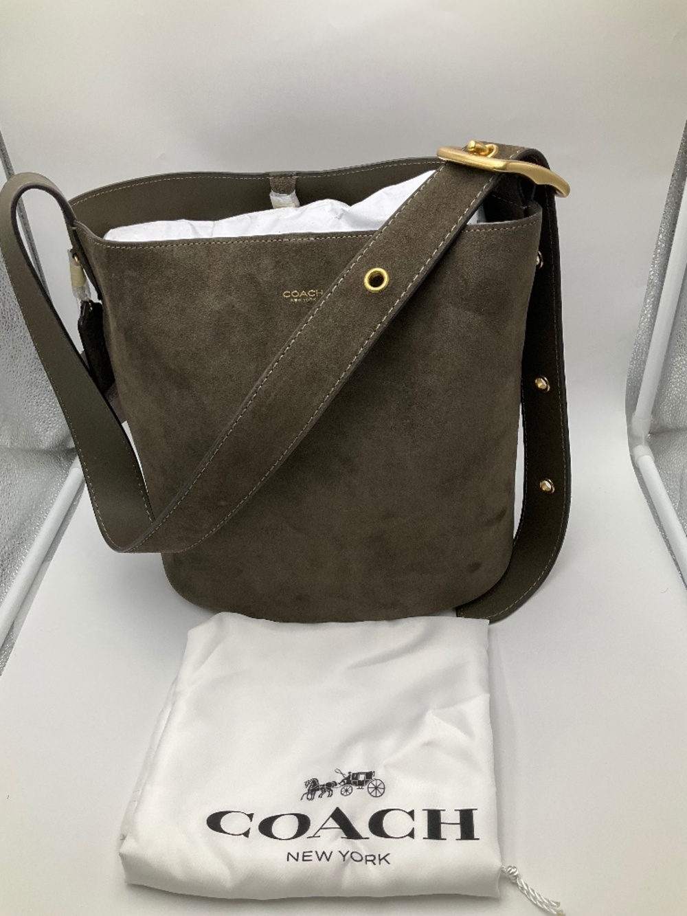 NWT Coach Bleecker Bucket Bag in Suede Olive Green - Style CCC24